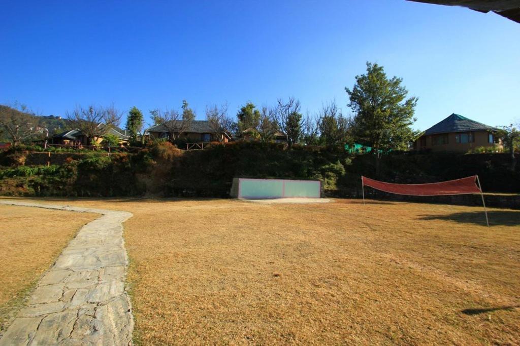 Oyo 43476 Vatika Resort Shimla Eksteriør billede